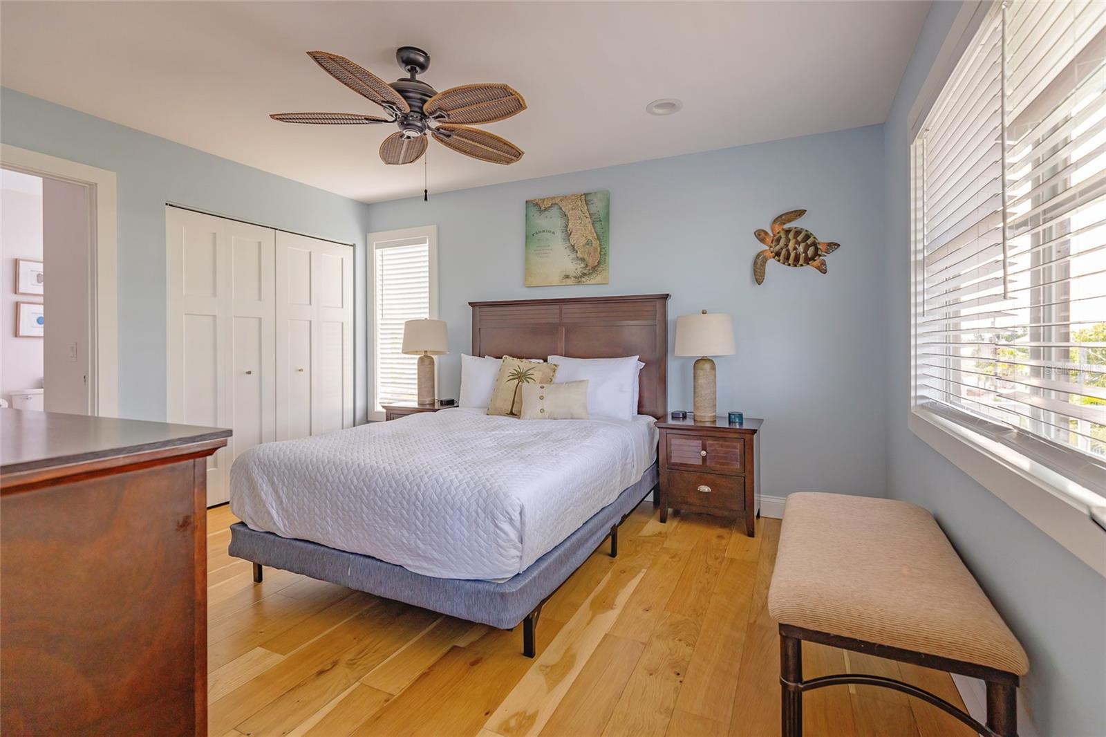 607 S BAY BLVD — photo 26
