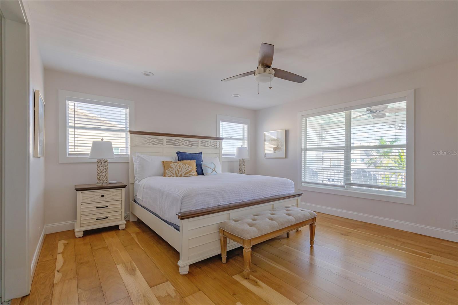 607 S BAY BLVD — photo 29