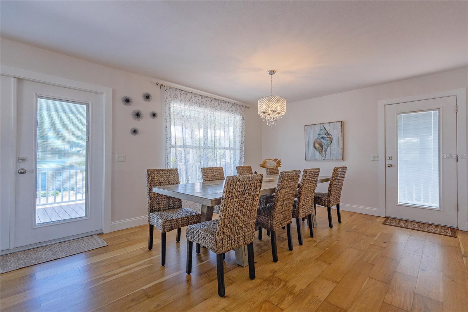 607 S BAY BLVD — photo 13