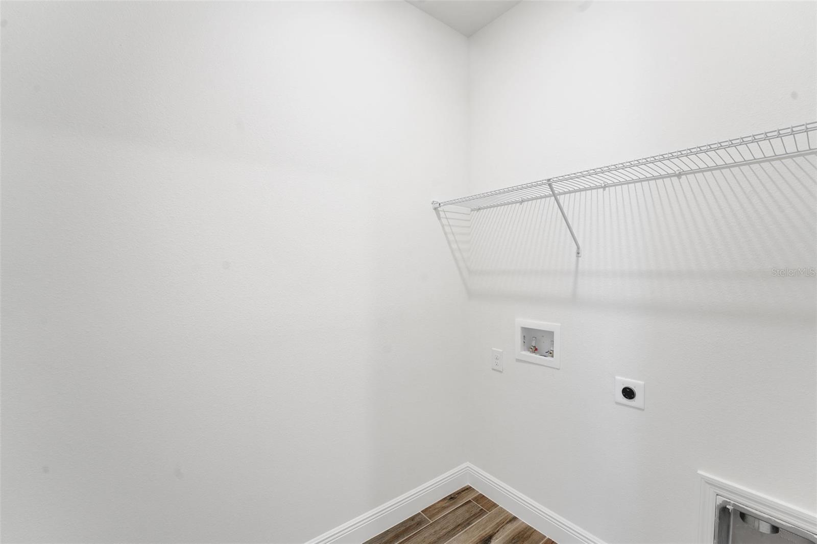 17546 VALLEYWOOD PKWY — photo 22