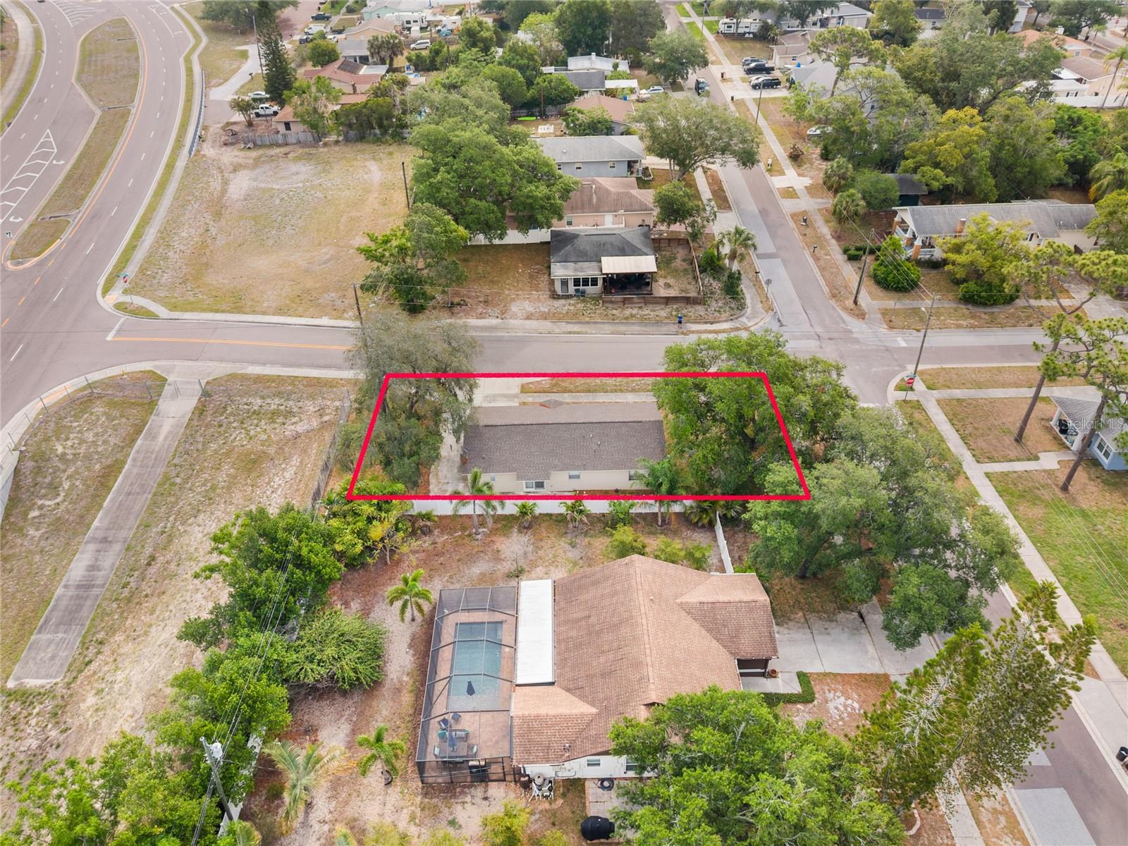 1221 E COURT ST — photo 31