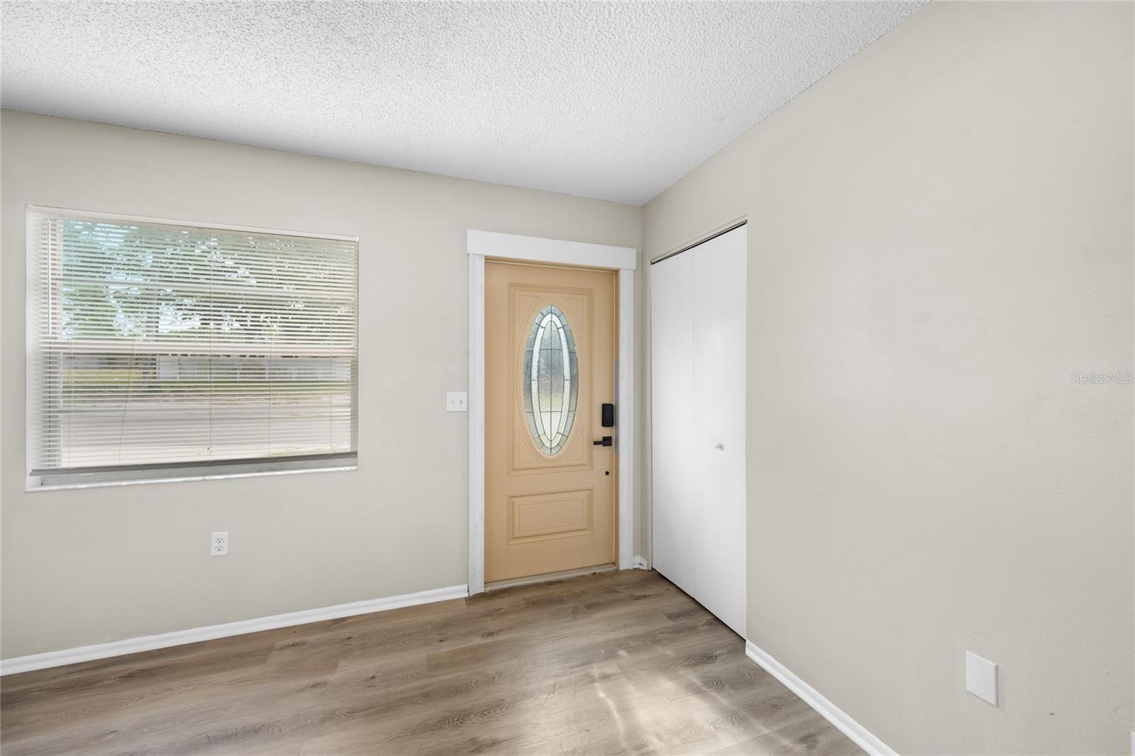 1221 E COURT ST — photo 4