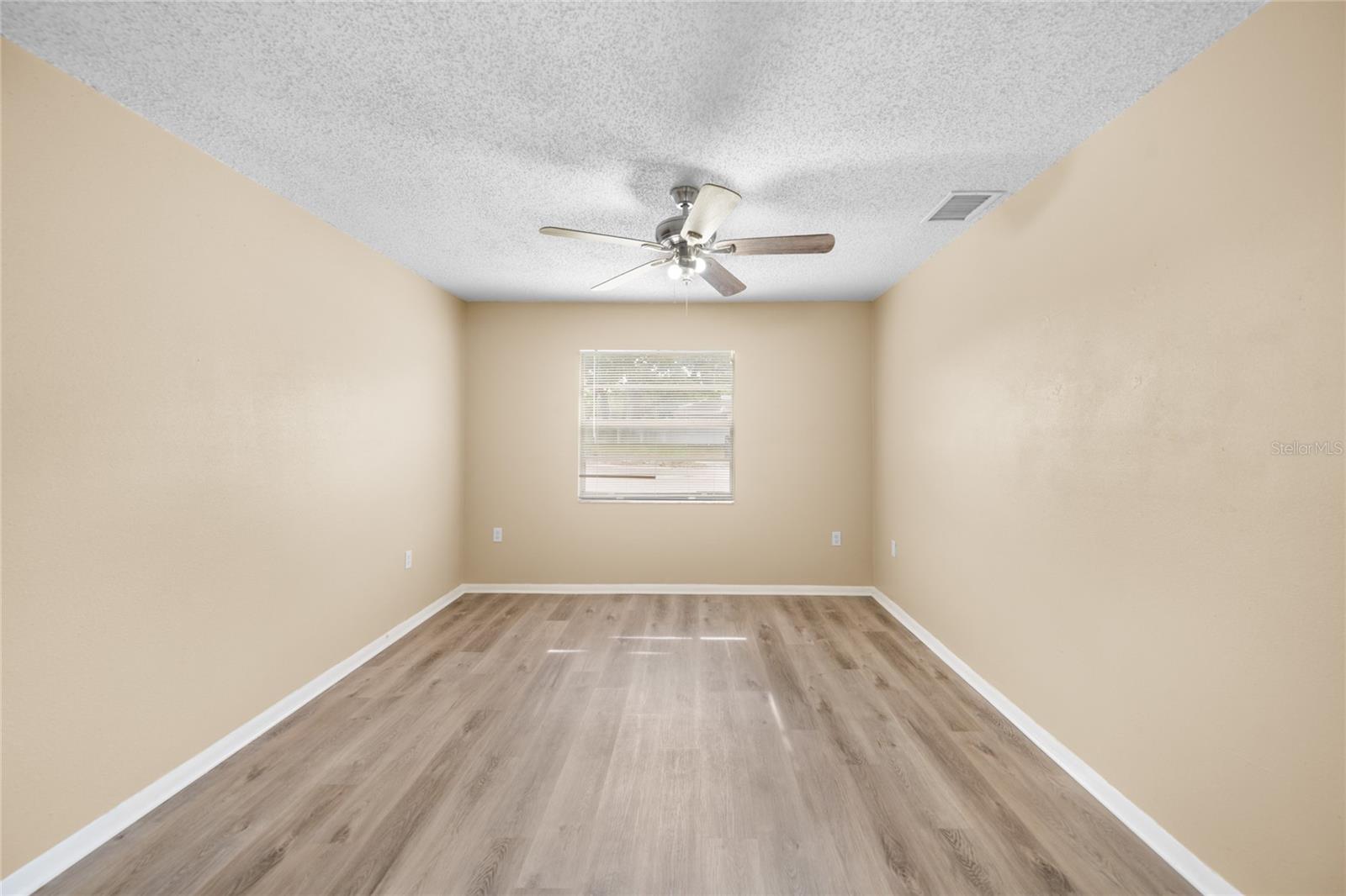 1221 E COURT ST — photo 15