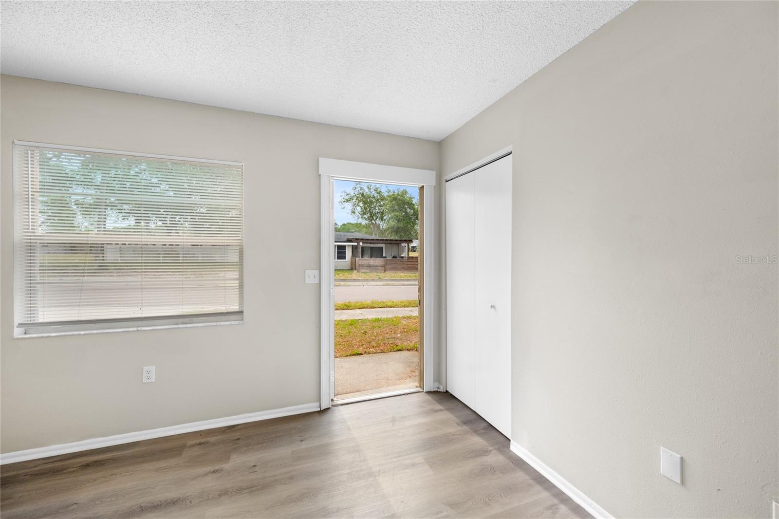 1221 E COURT ST — photo 6