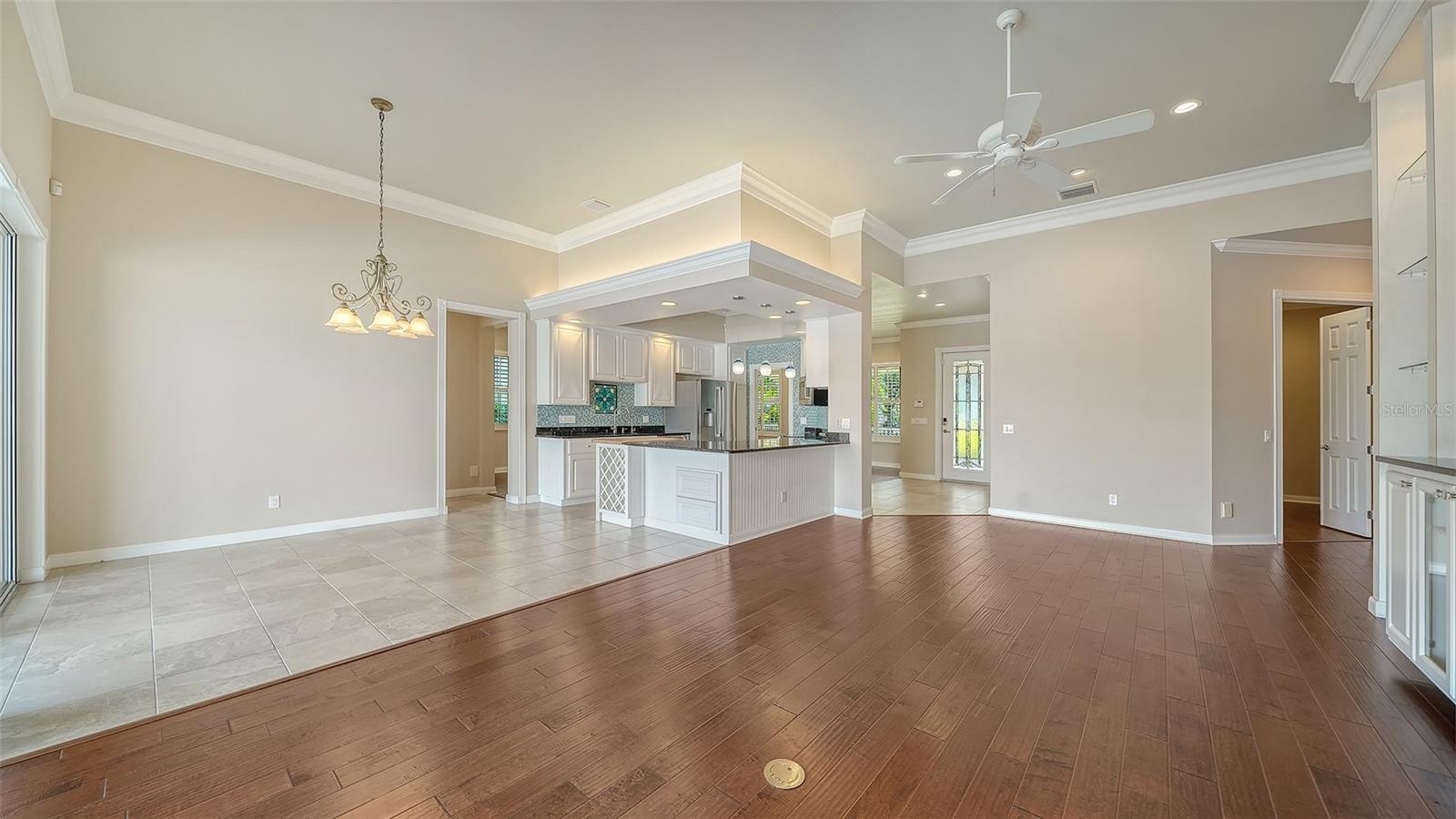 5924 MARIPOSA LN — photo 16