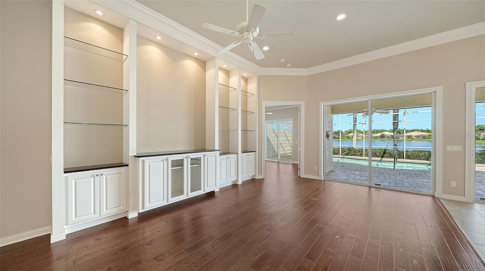 5924 MARIPOSA LN — photo 10