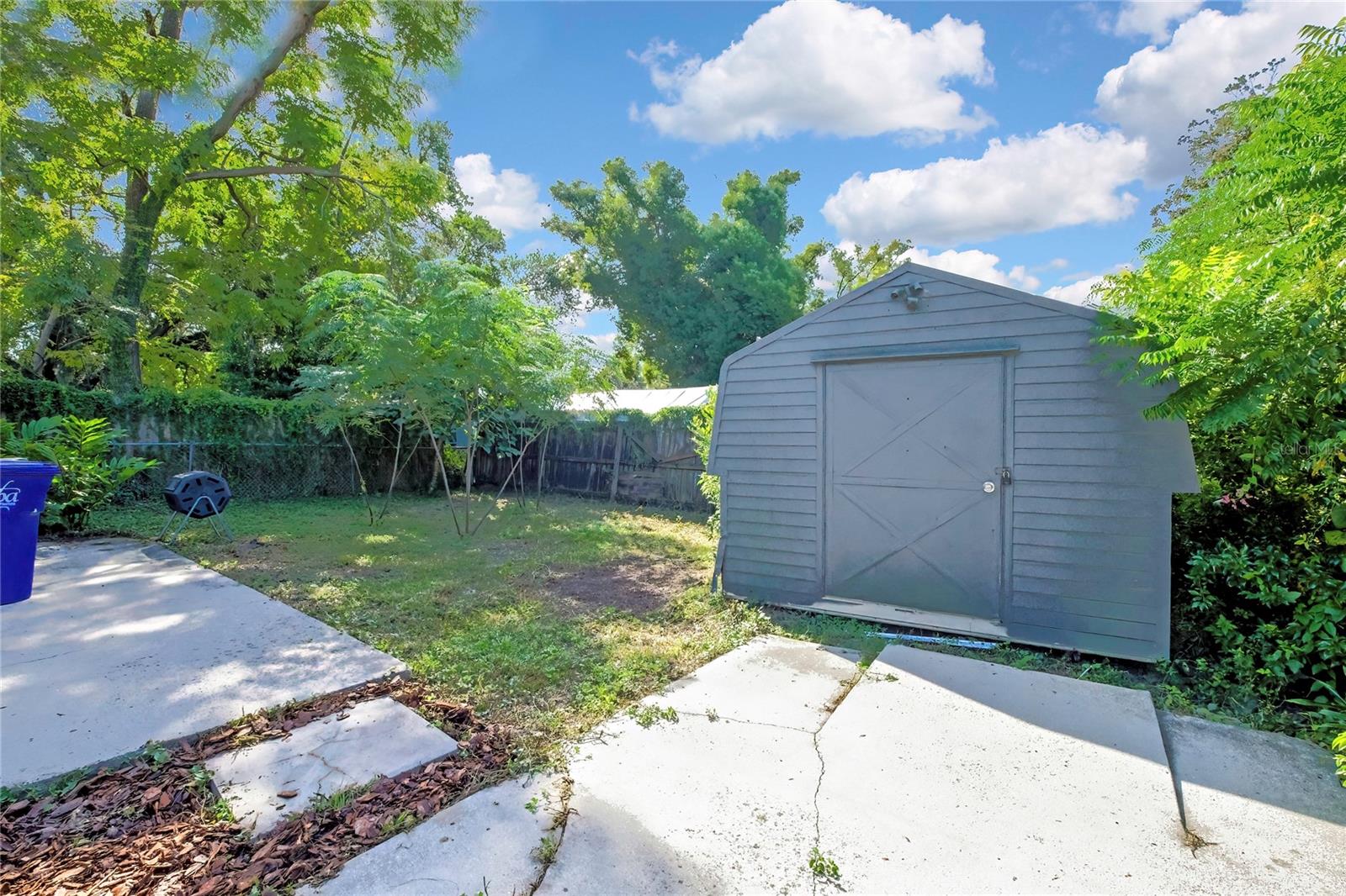 1815 E SEWARD ST — photo 26