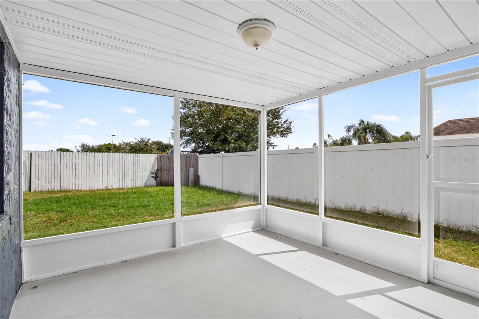 9516 GRAY FOX LN — photo 17
