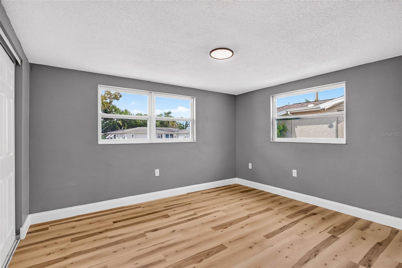 9516 GRAY FOX LN — photo 12