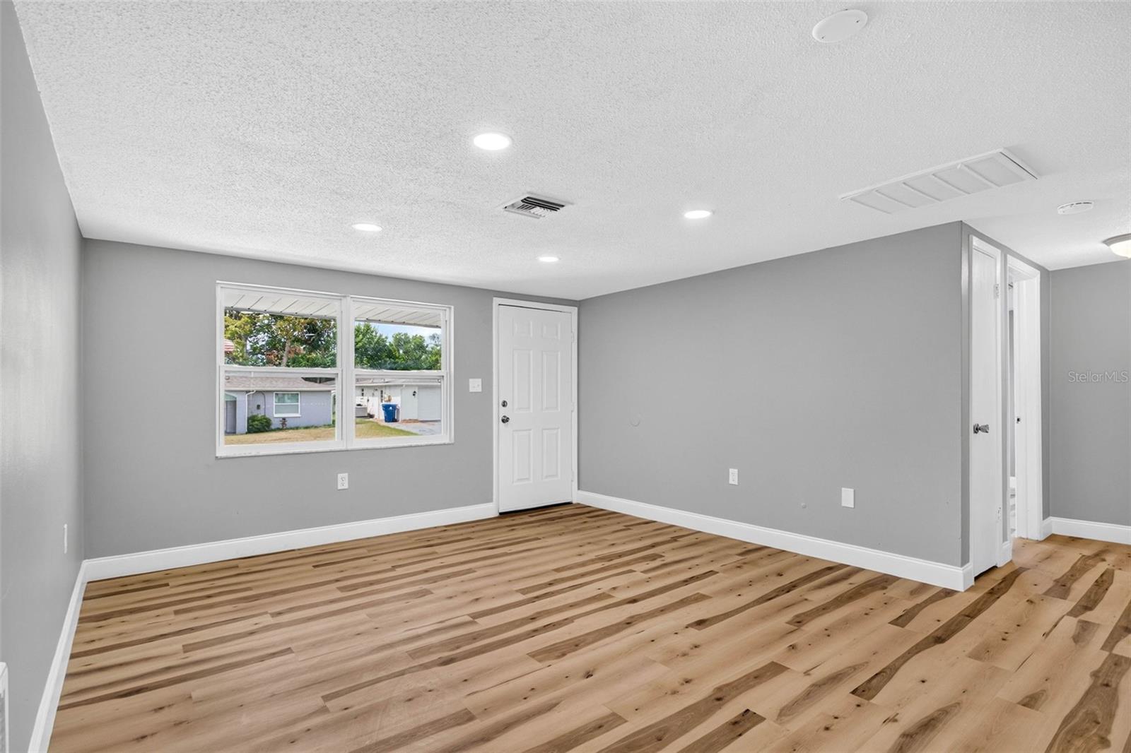 9516 GRAY FOX LN — photo 3