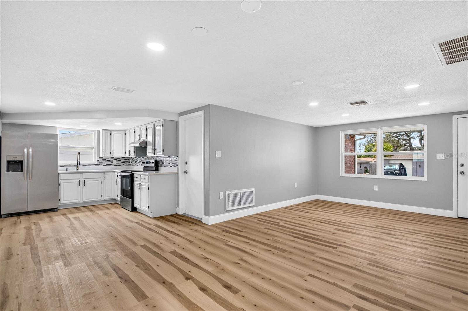 9516 GRAY FOX LN — photo 7