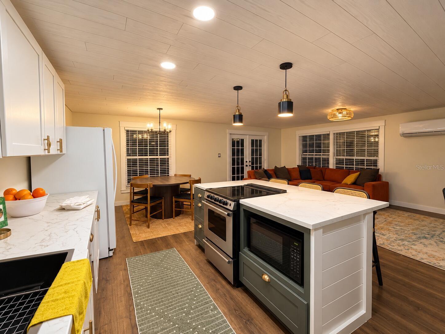 5221 POINCIANA CIR — photo 5