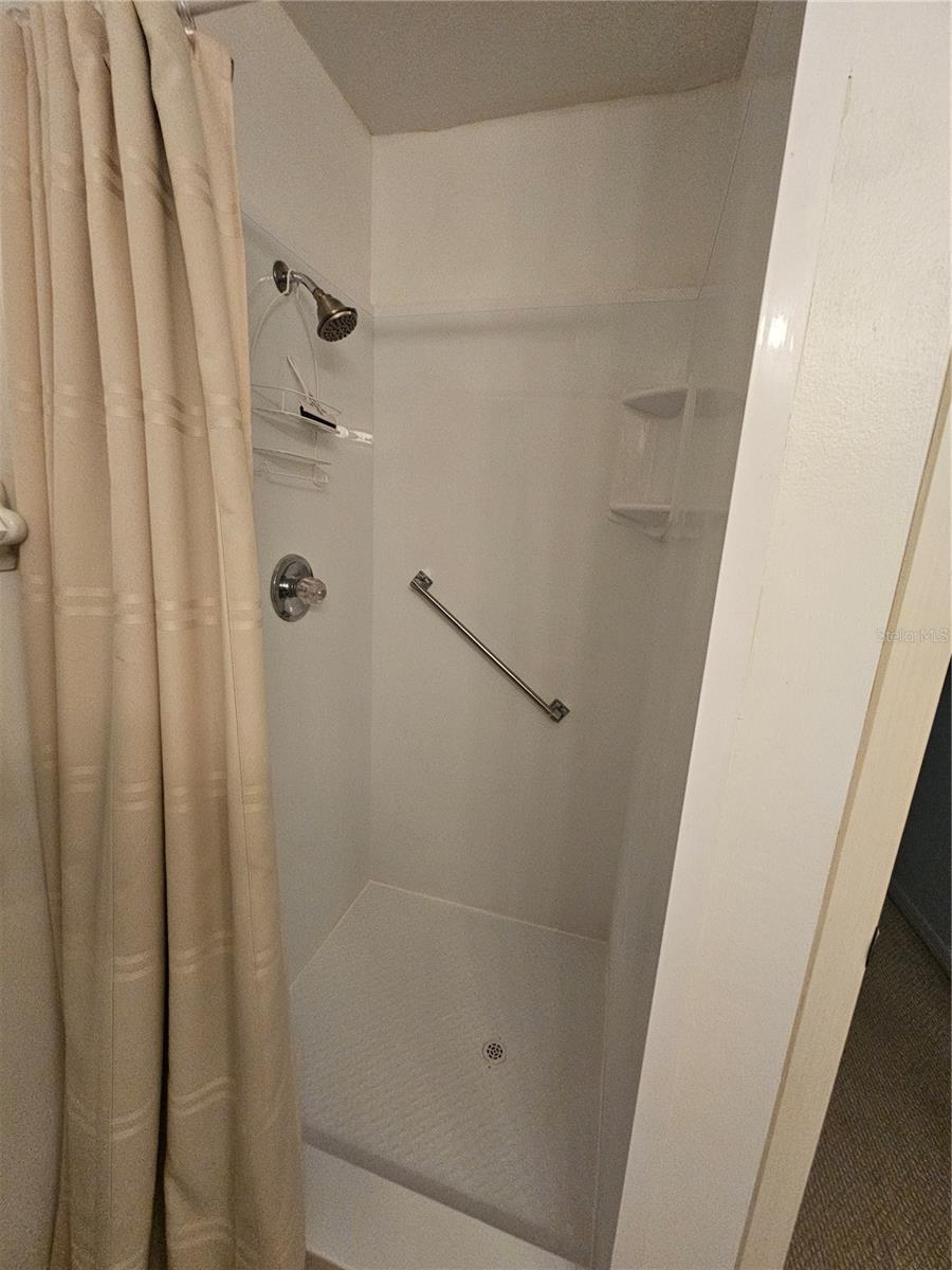 304 GRAYSTON PL — photo 24