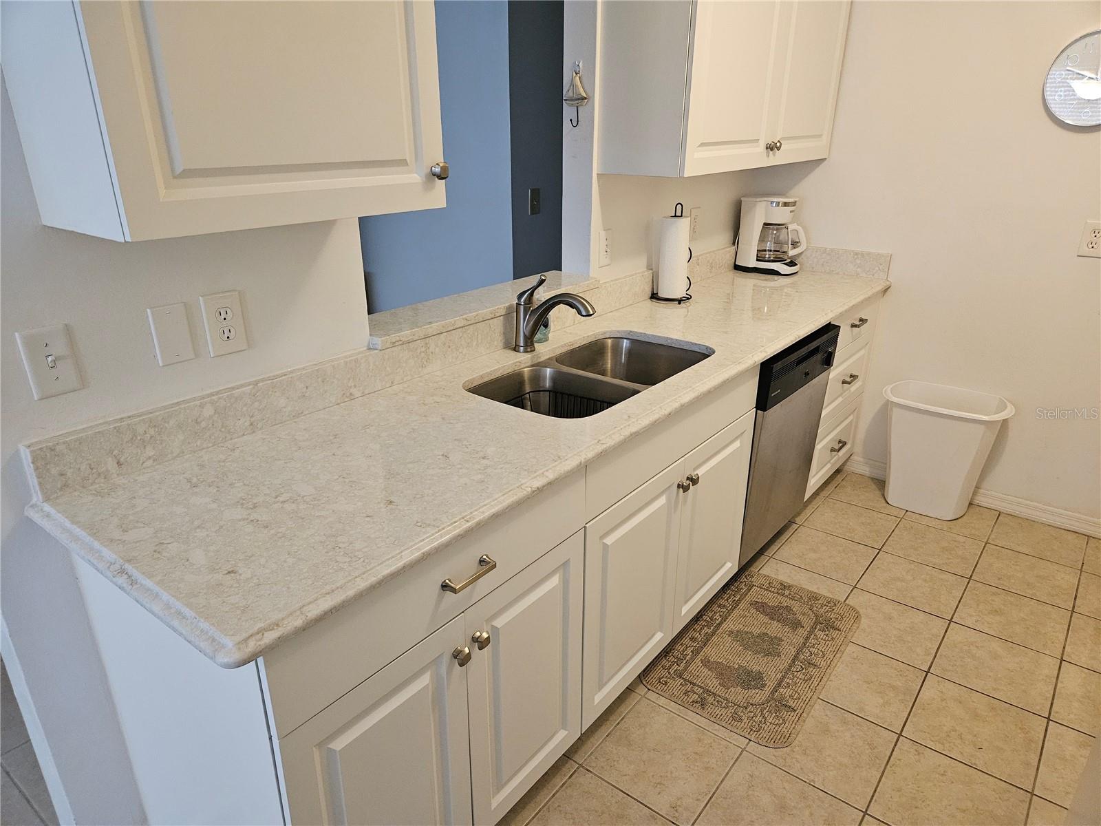 304 GRAYSTON PL — photo 14