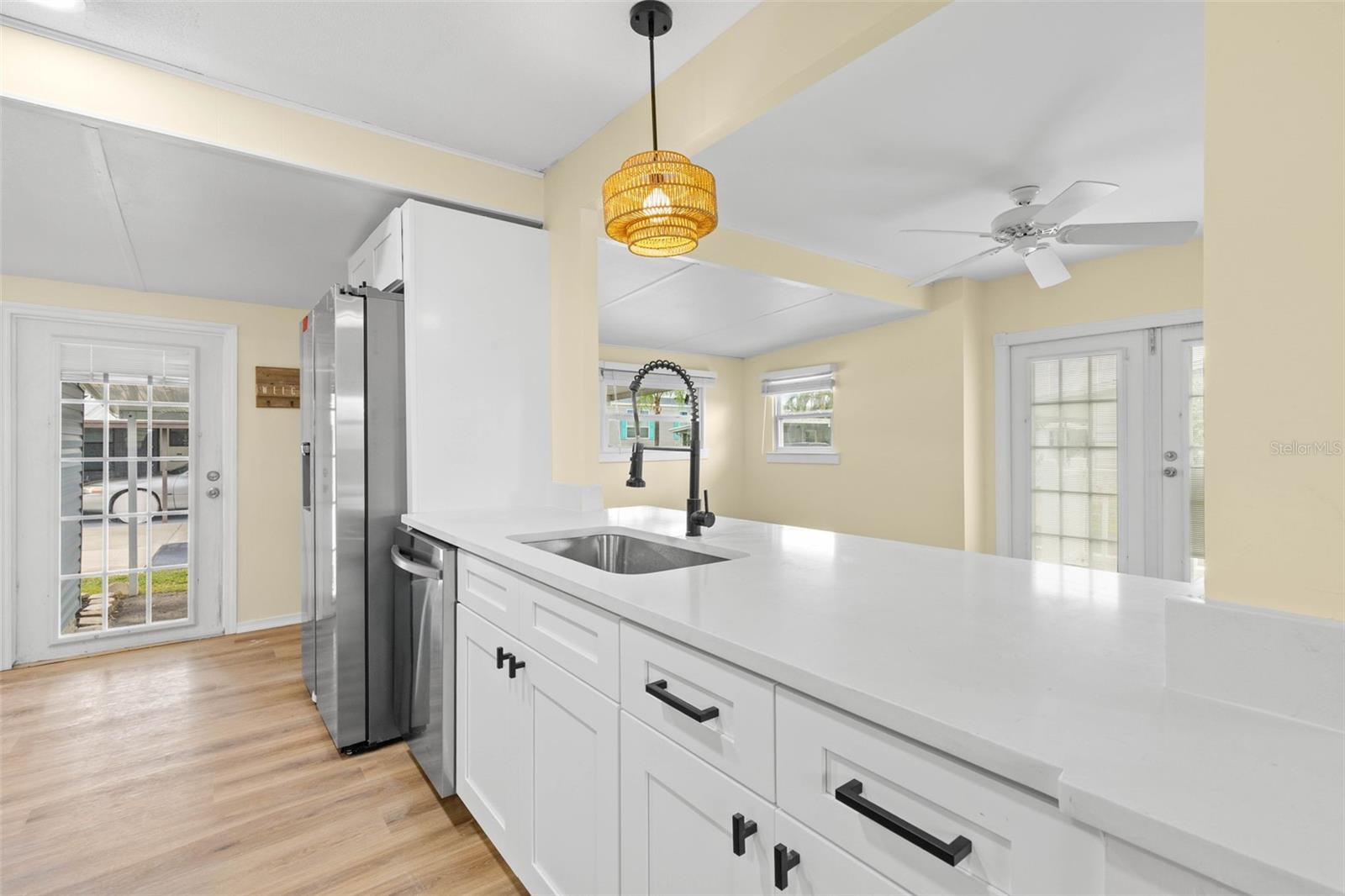 6830 AMERICANA DR NE #127 — photo 8
