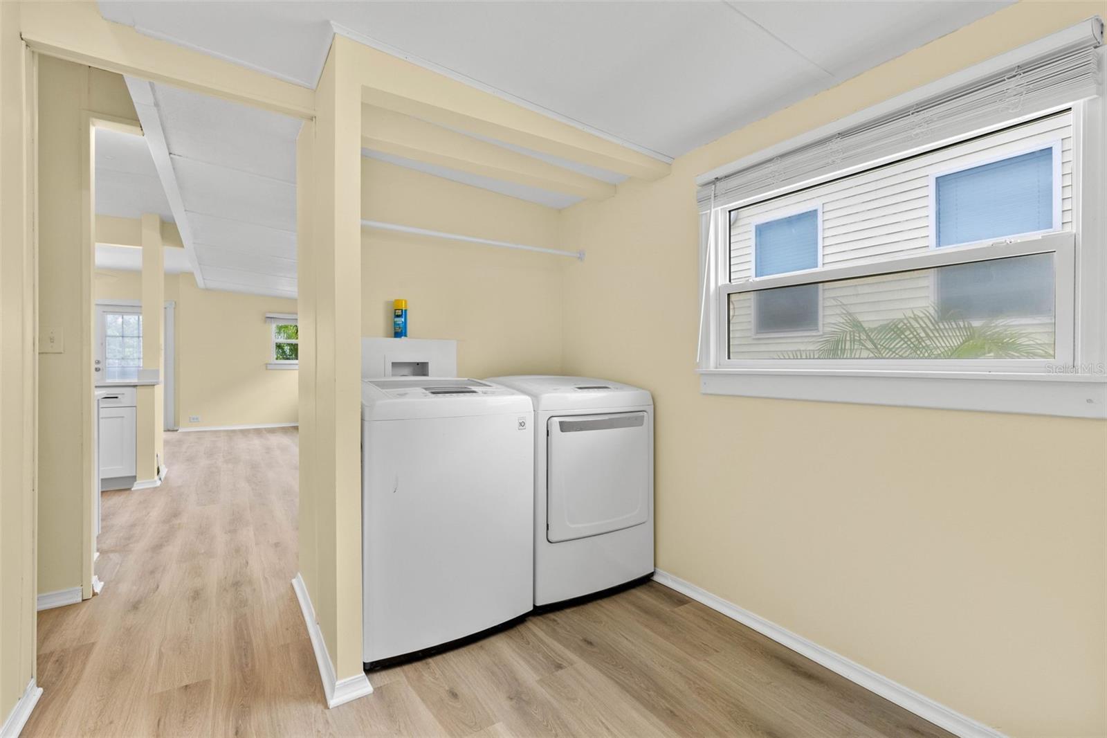 6830 AMERICANA DR NE #127 — photo 24