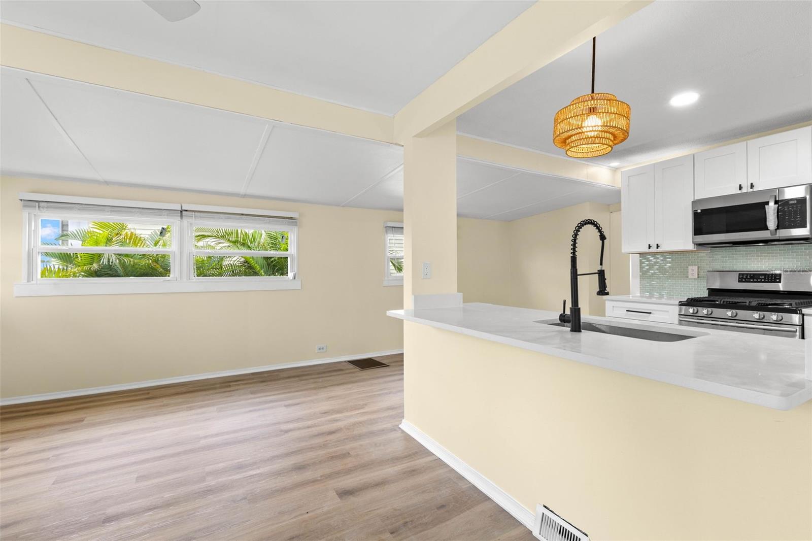 6830 AMERICANA DR NE #127 — photo 5