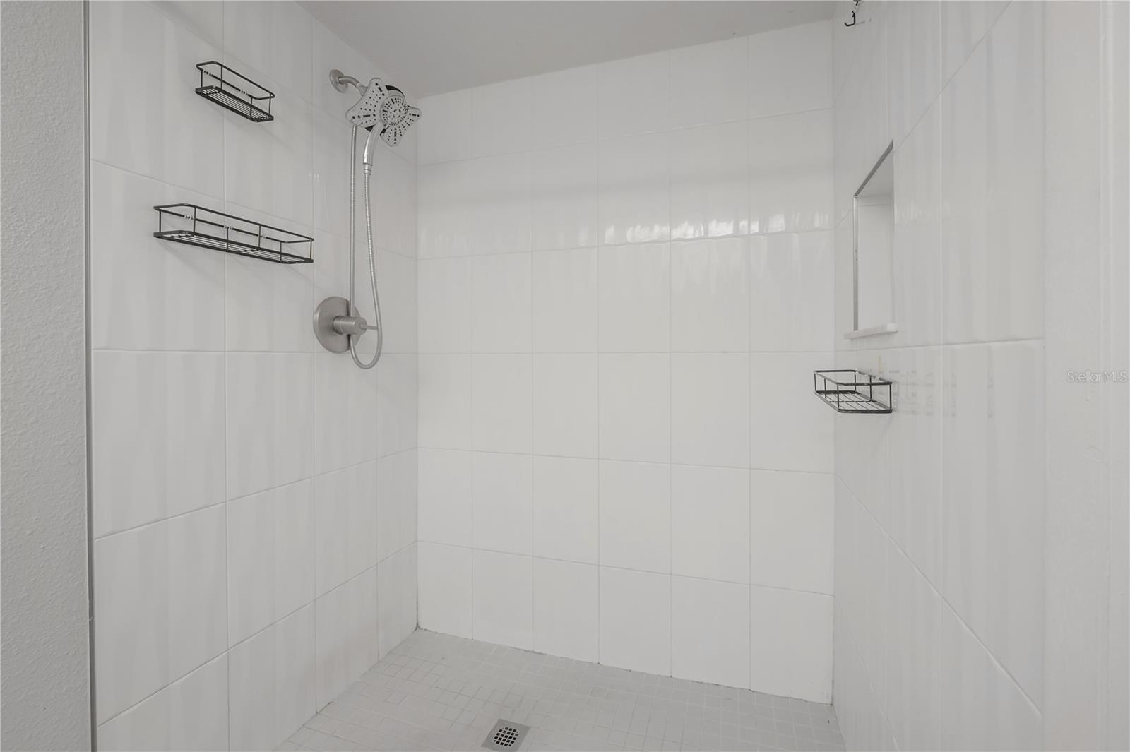 21610 LAGOON DR — photo 13