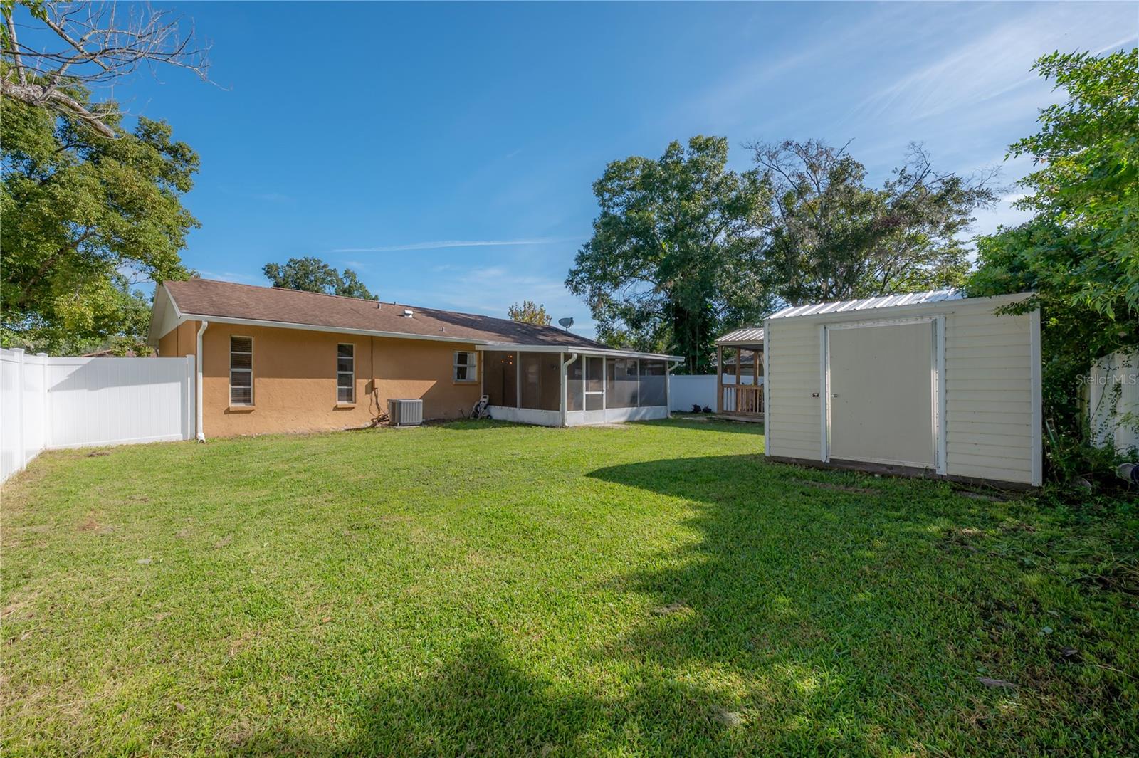 21610 LAGOON DR — photo 21