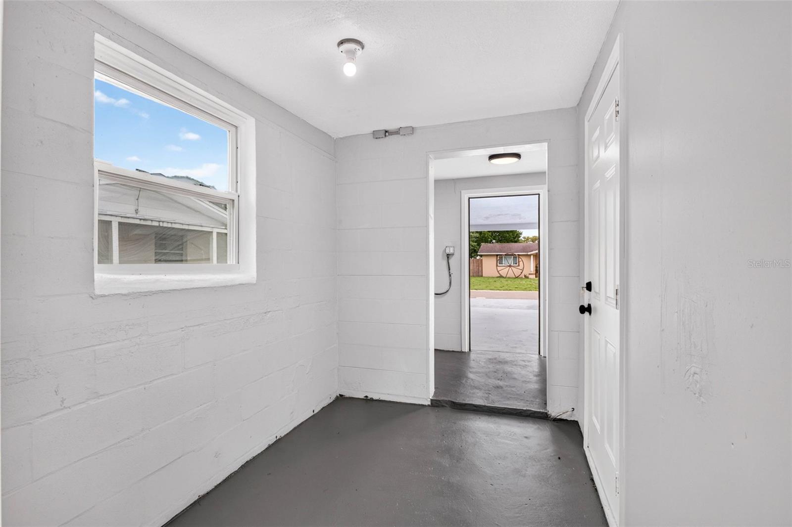 11031 HASSLE AVE — photo 32