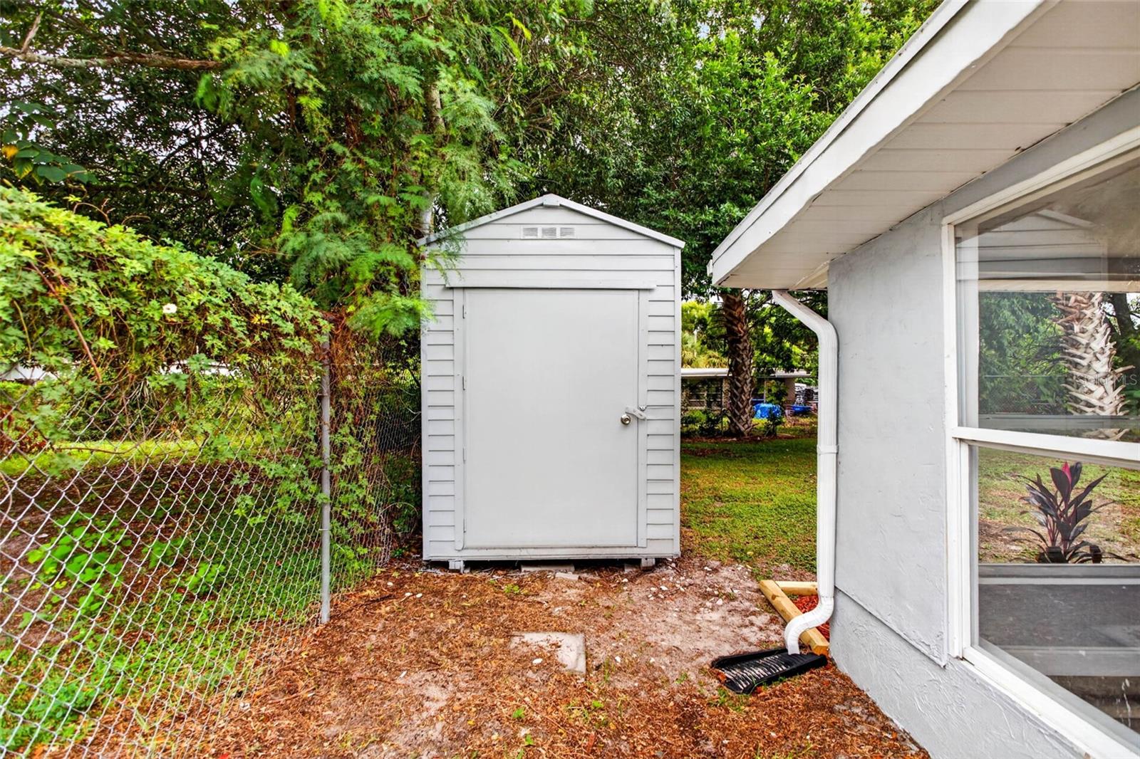 11031 HASSLE AVE — photo 42