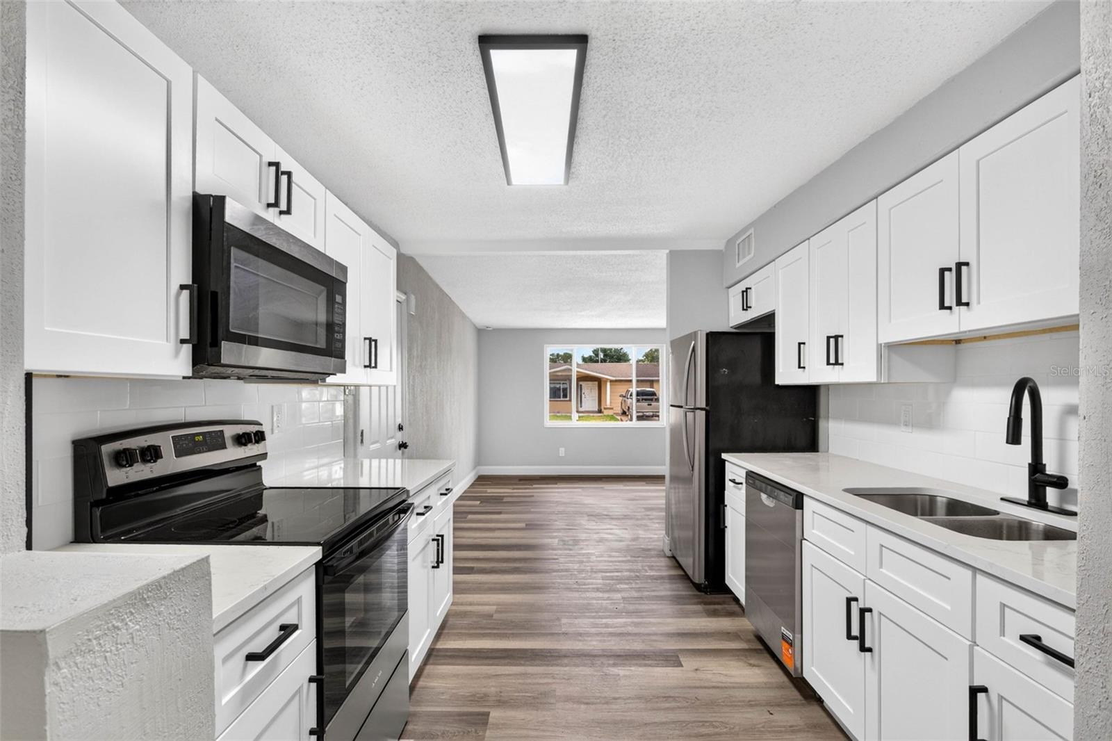11031 HASSLE AVE — photo 13