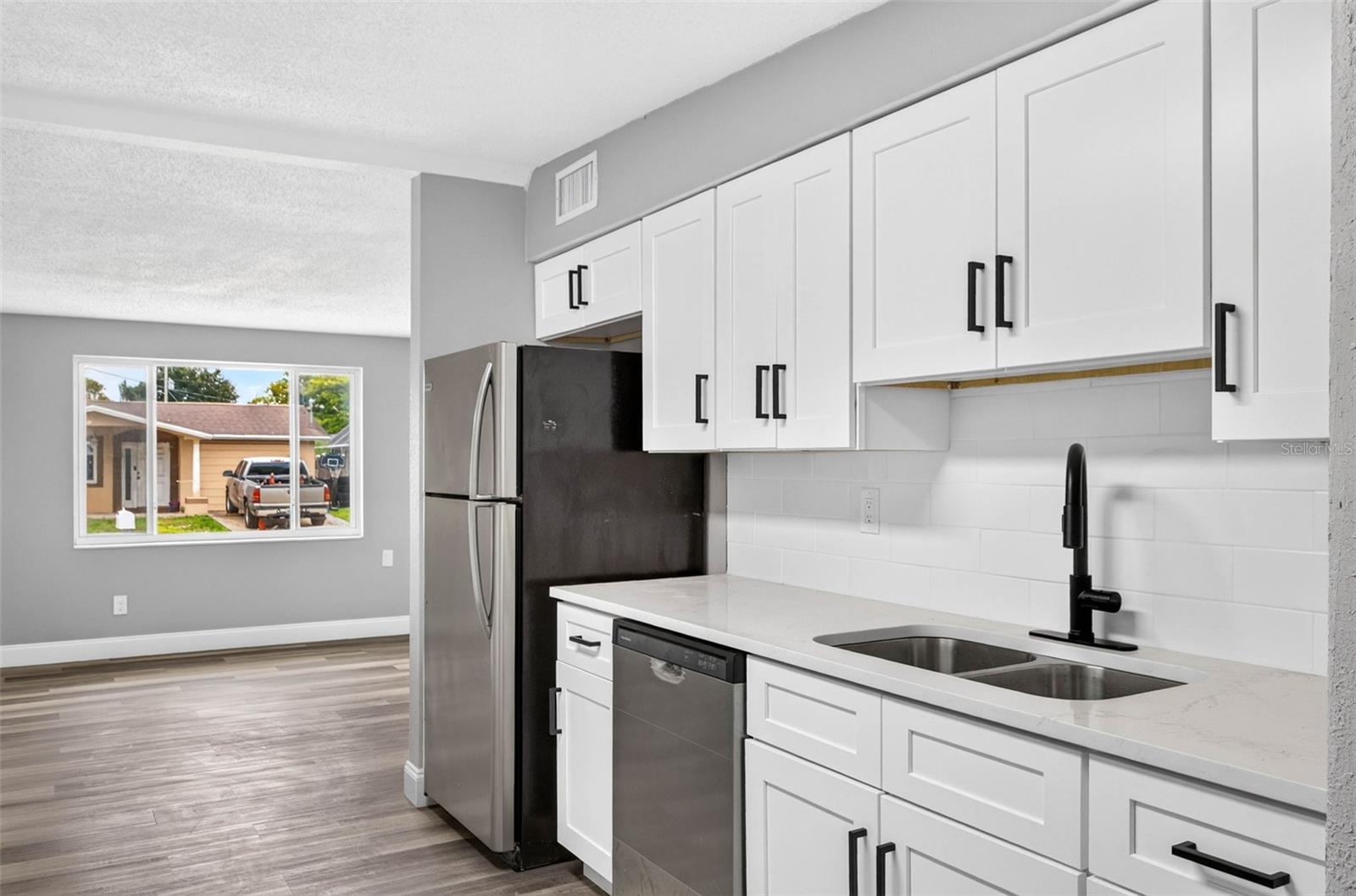 11031 HASSLE AVE — photo 15