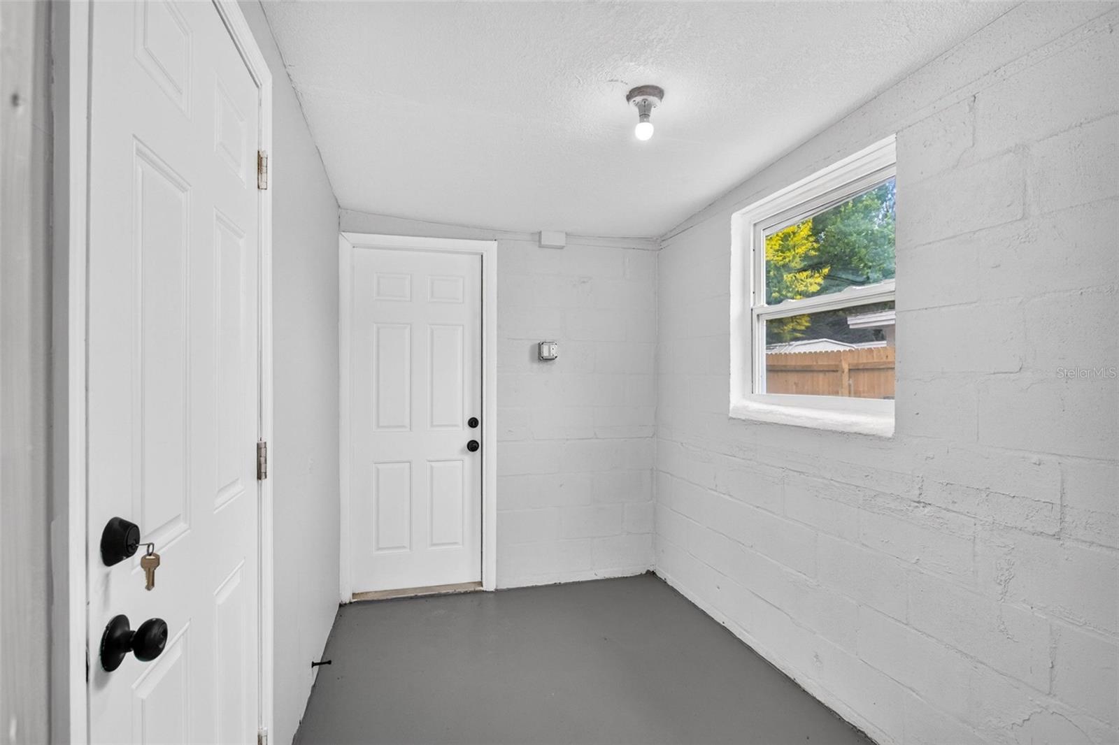 11031 HASSLE AVE — photo 34