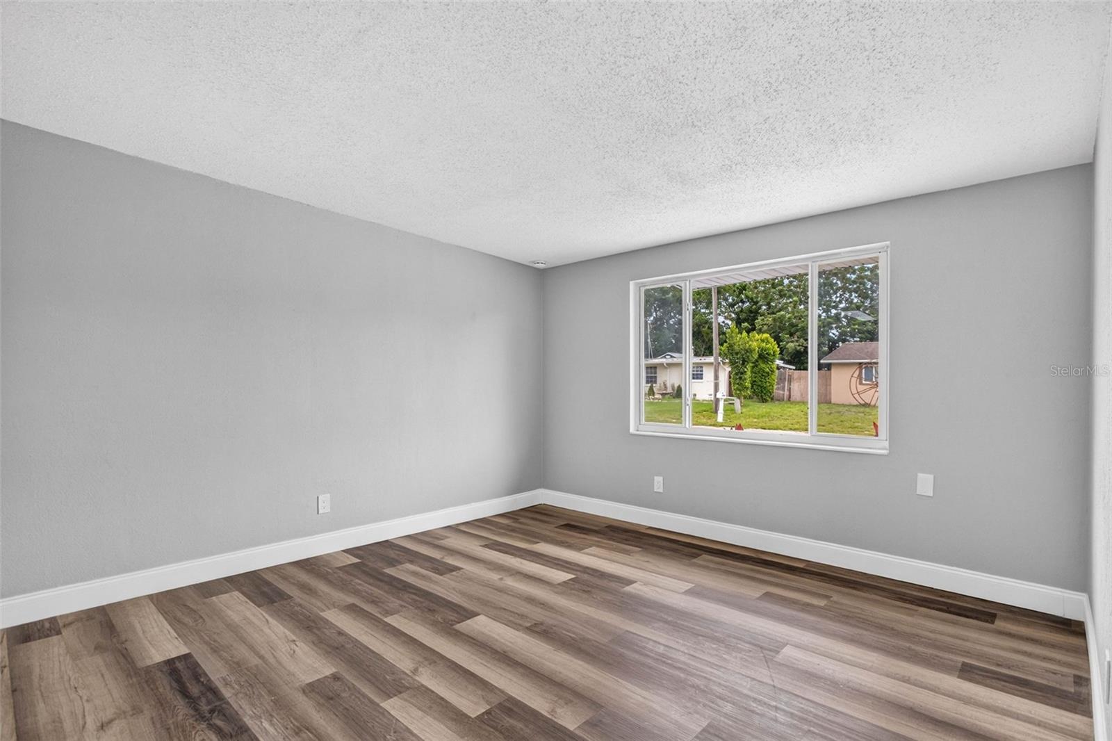 11031 HASSLE AVE — photo 10