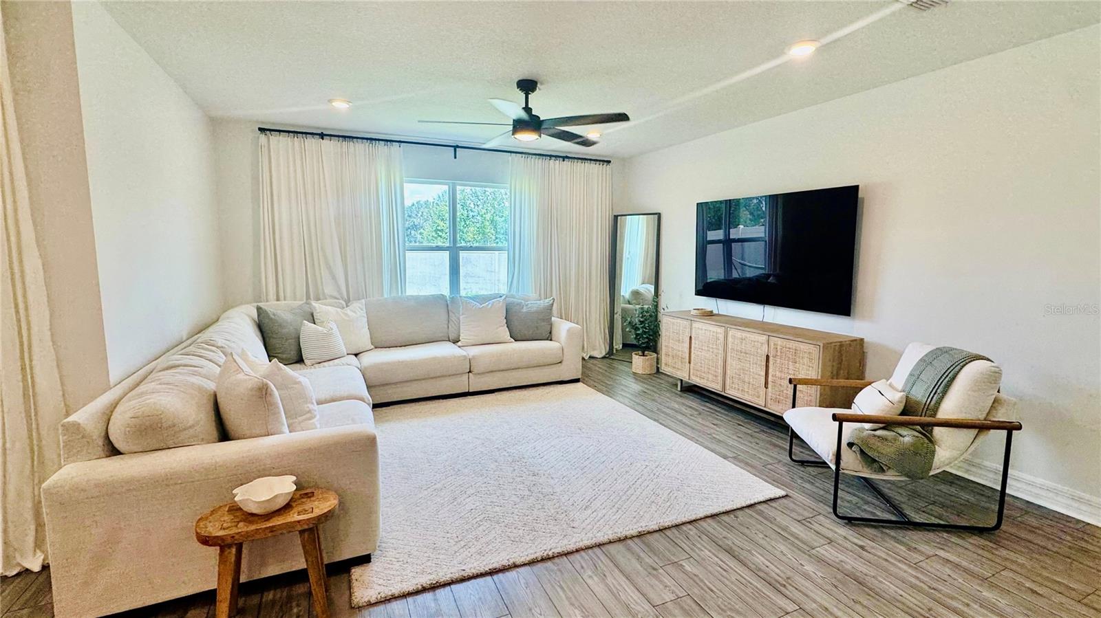 3919 CAPRI COAST DR — photo 6