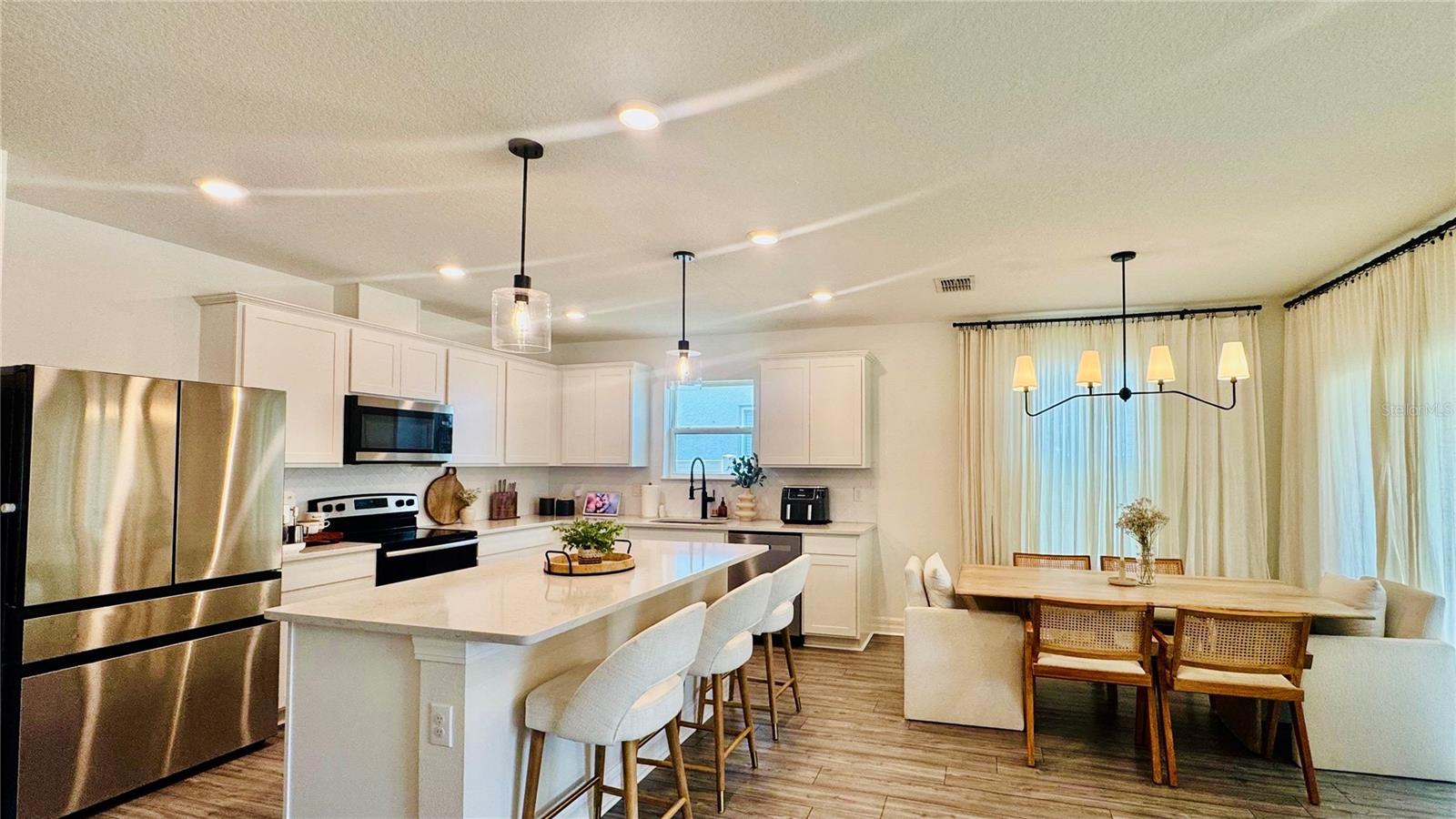 3919 CAPRI COAST DR — photo 3