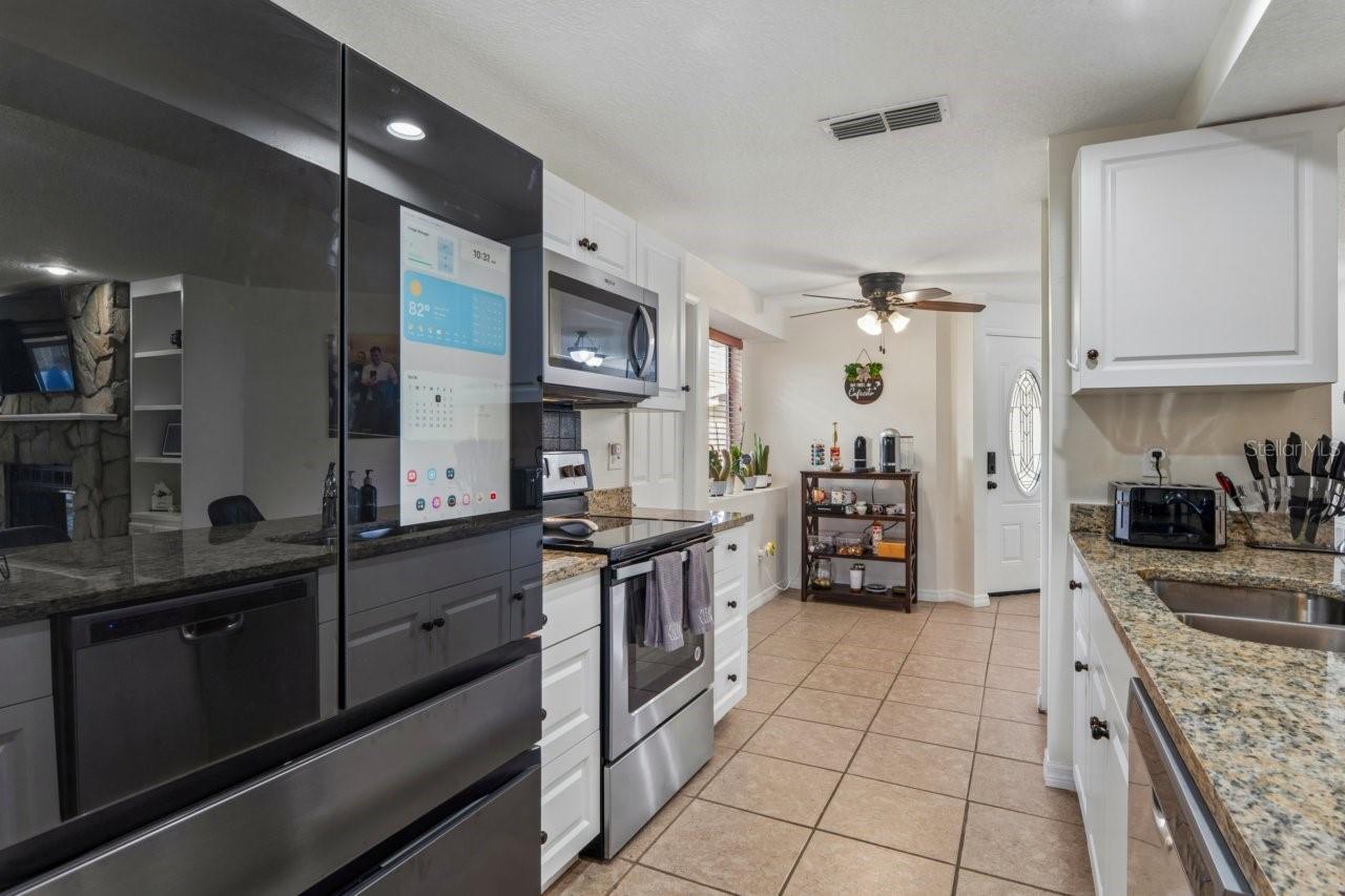 583 LONGWOOD CT — photo 4
