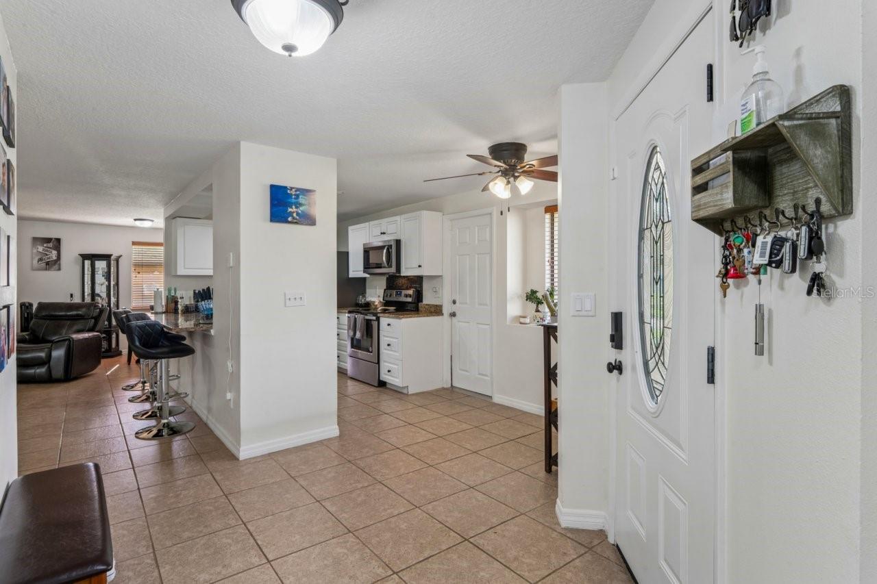 583 LONGWOOD CT — photo 40