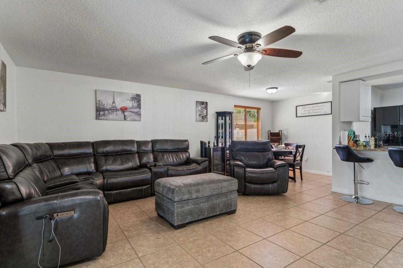 583 LONGWOOD CT — photo 7
