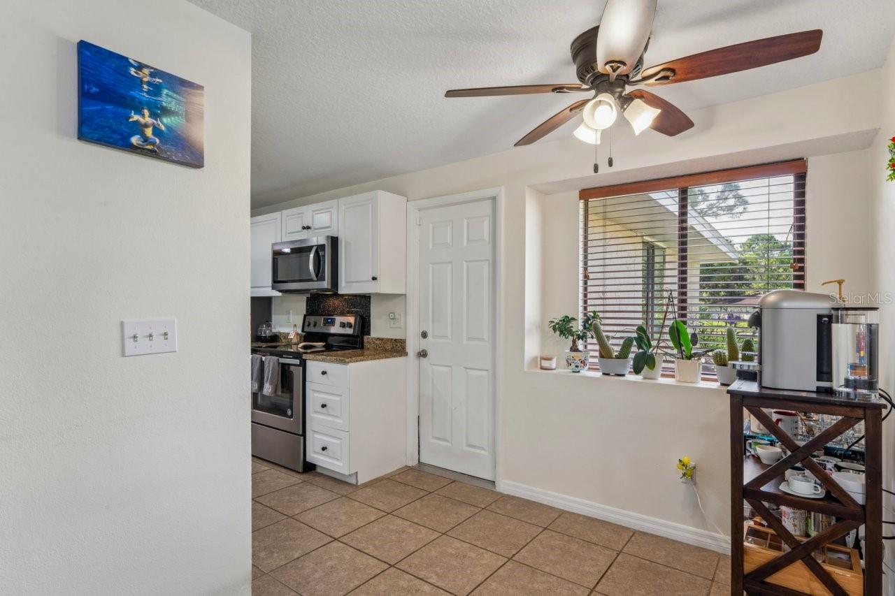 583 LONGWOOD CT — photo 36