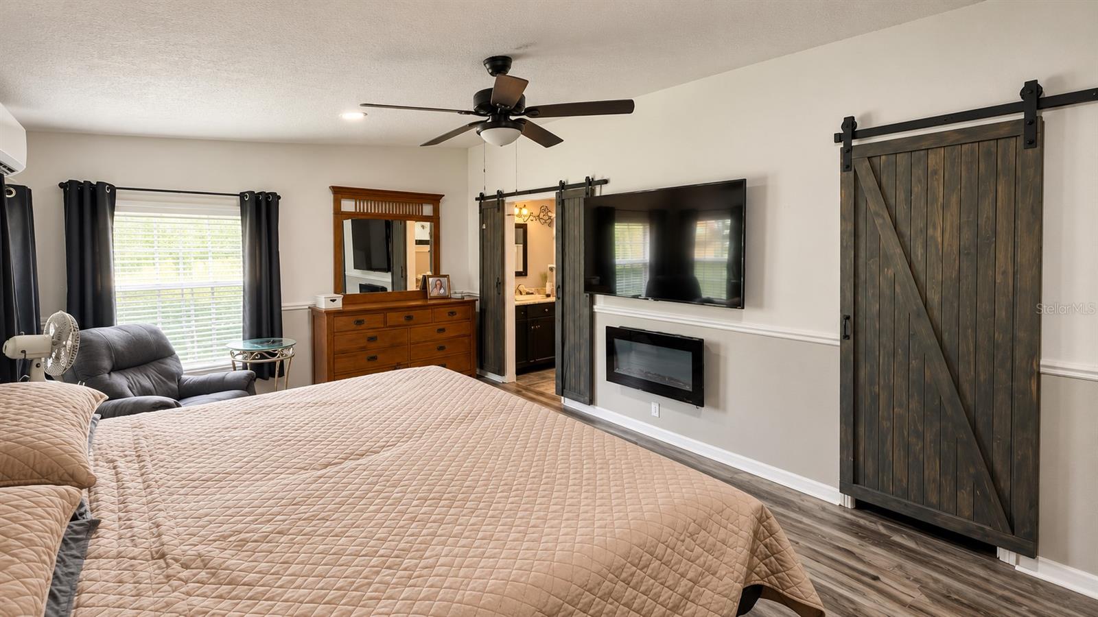 12831 HAWK HILL DR — photo 23
