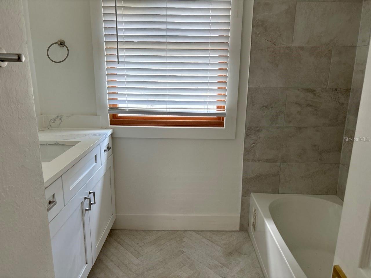 5108 N SUWANEE AVE — photo 20