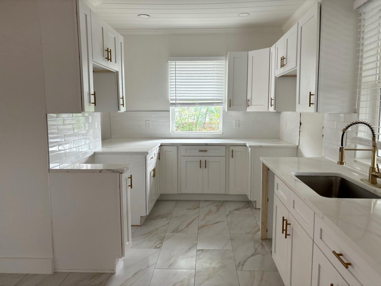 5108 N SUWANEE AVE — photo 13