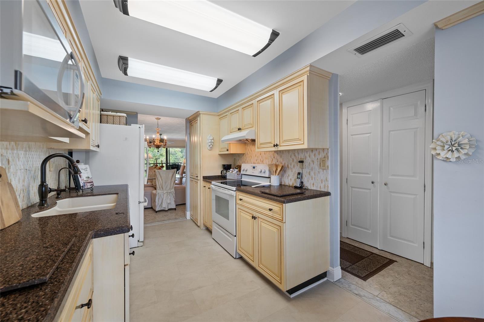 2700 COVE CAY DR #1-3B — photo 10