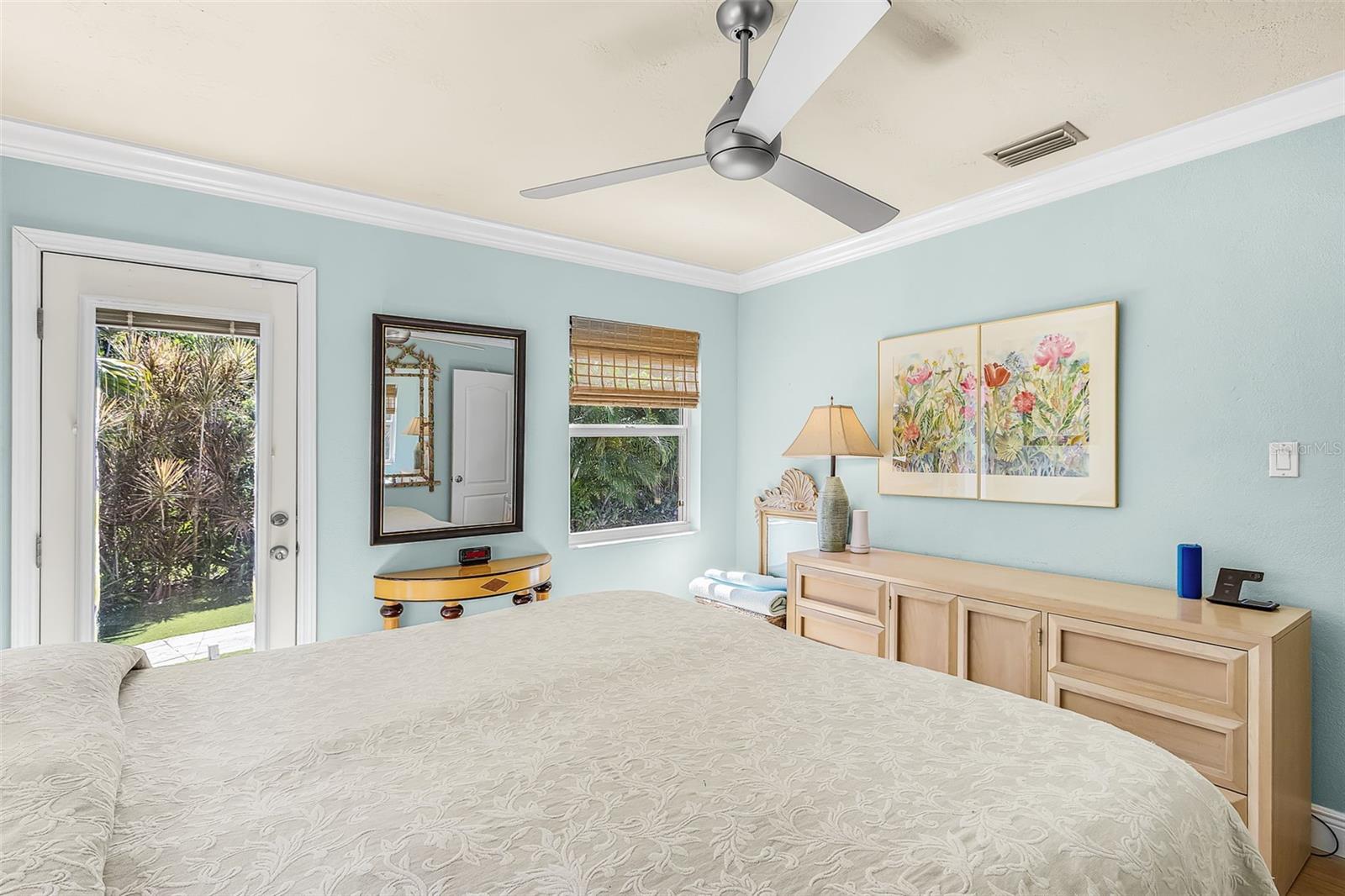 2138 TEMPLE ST — photo 18