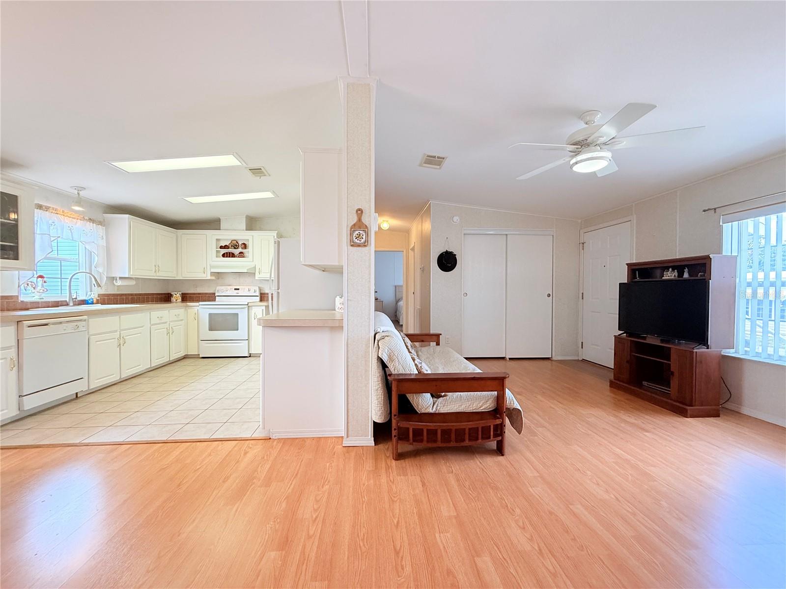 2050 CHAMPION ST — photo 10