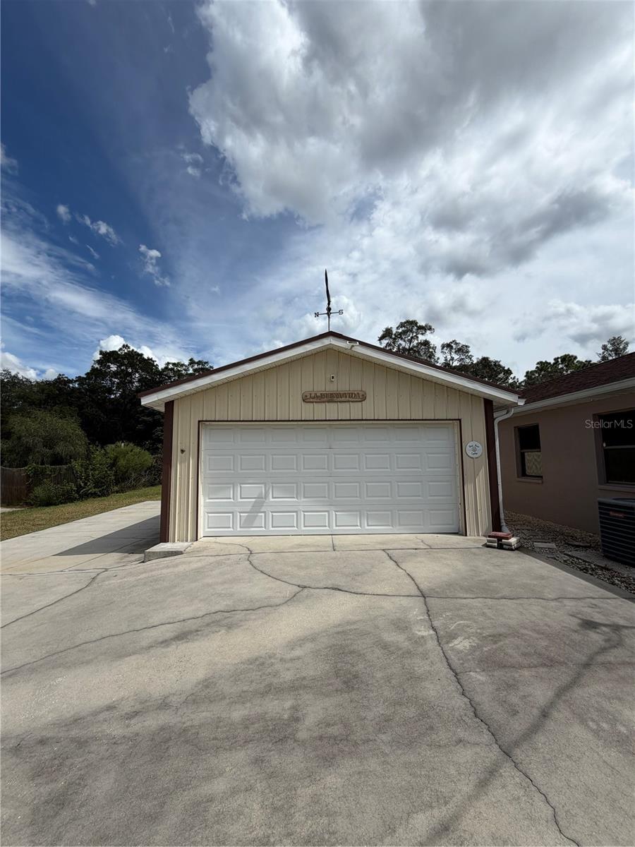 18216 MONTEVERDE DR — photo 24