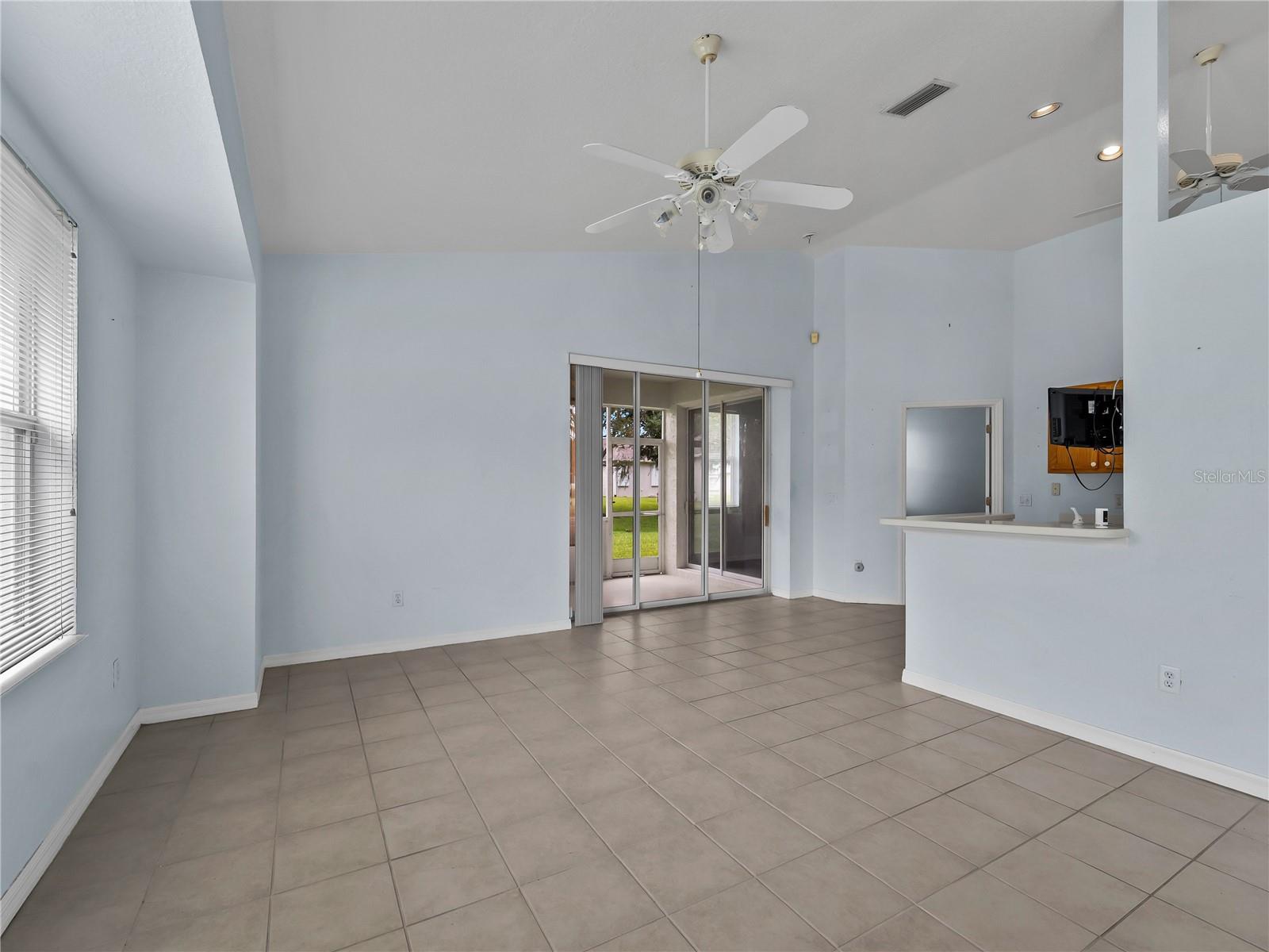 1439 MIMS CT — photo 29