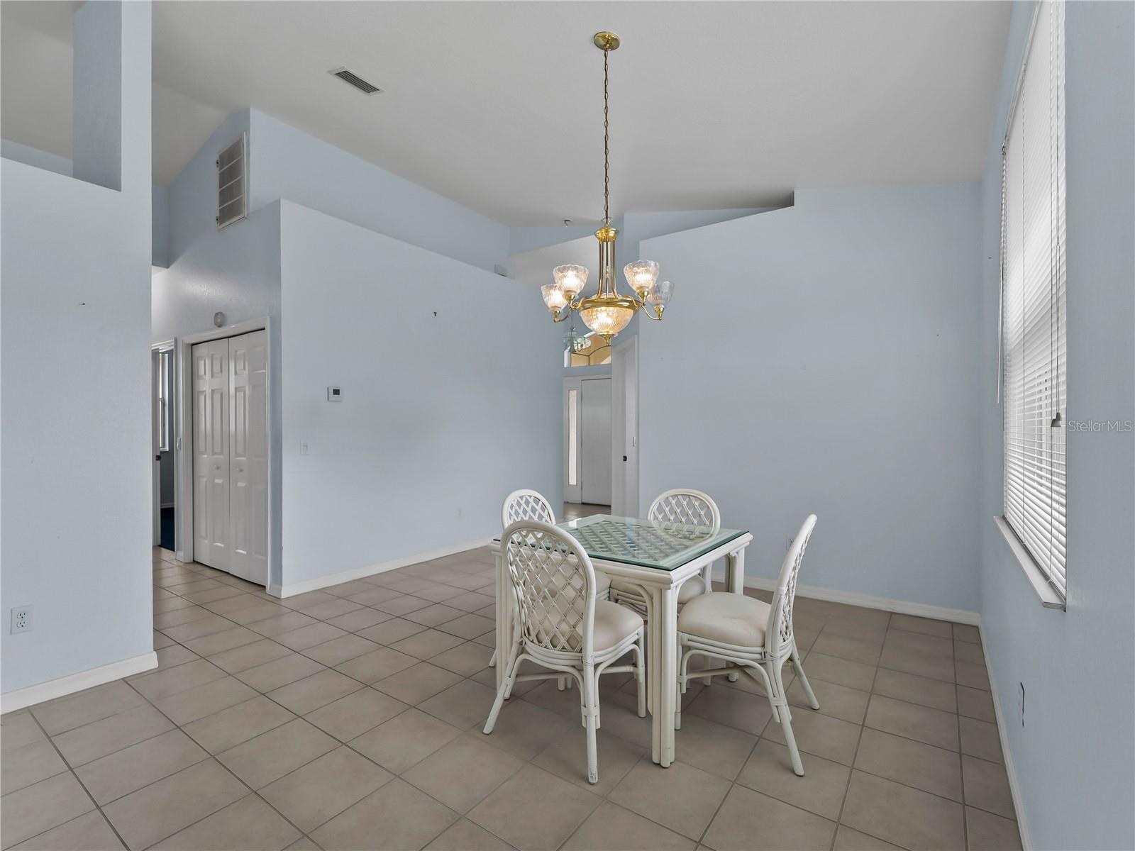 1439 MIMS CT — photo 27