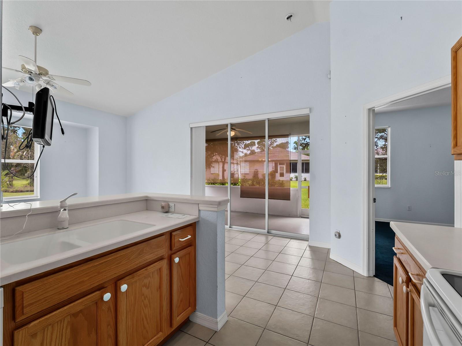 1439 MIMS CT — photo 37