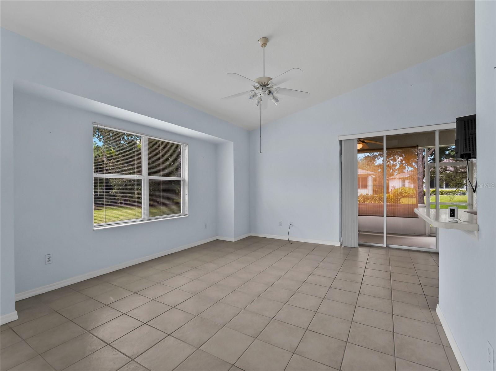 1439 MIMS CT — photo 28
