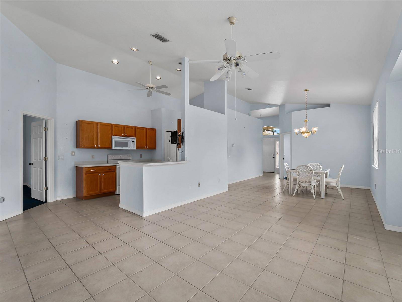 1439 MIMS CT — photo 30