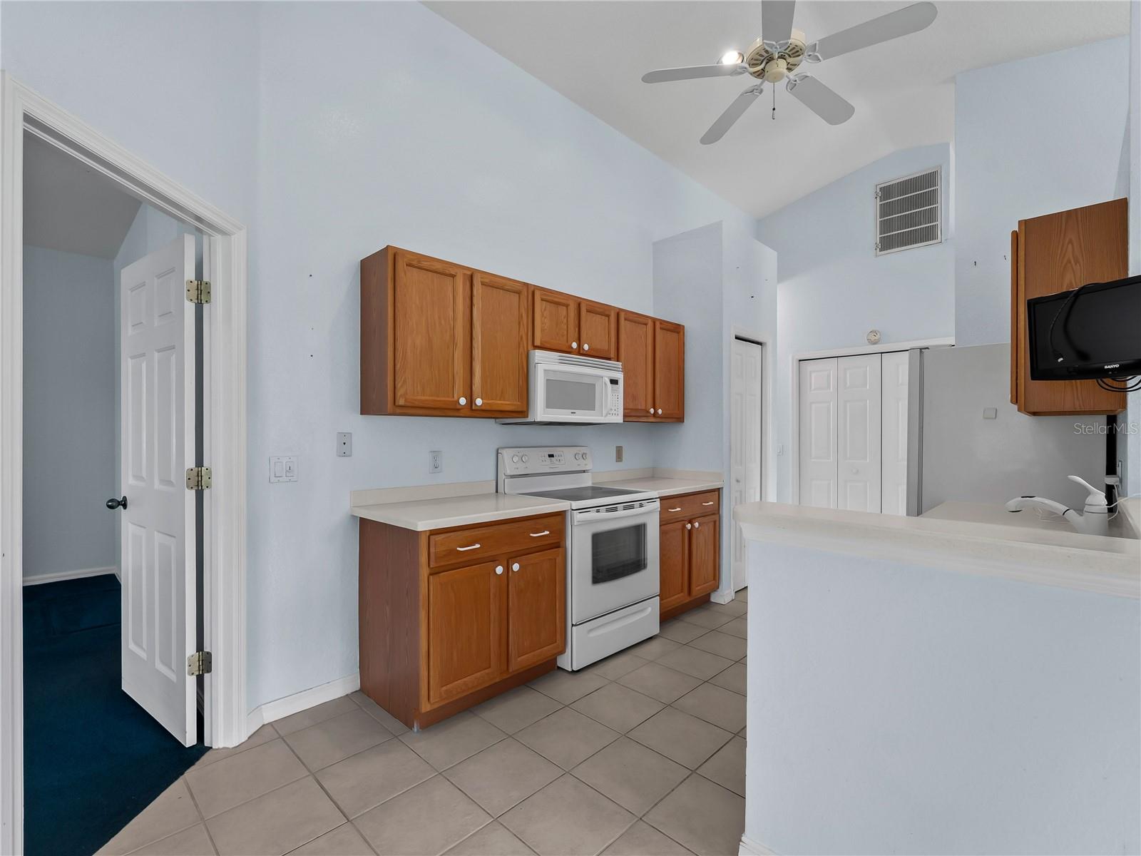 1439 MIMS CT — photo 33