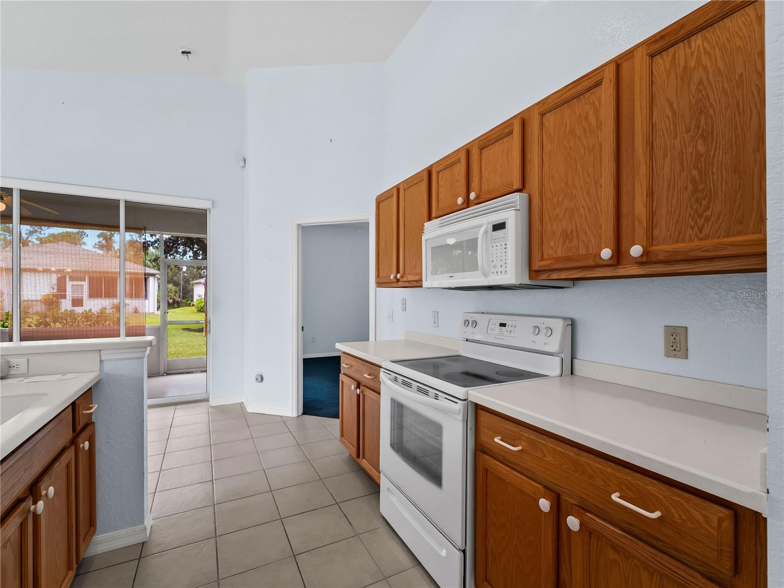 1439 MIMS CT — photo 36