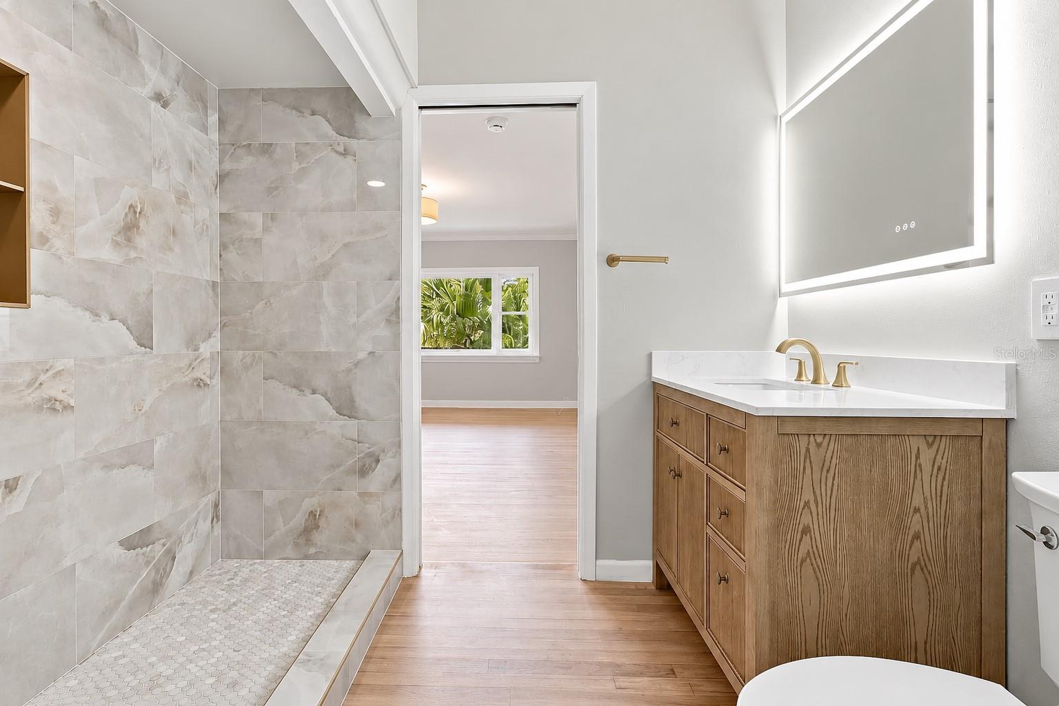 980 BAY ESPLANADE — photo 45